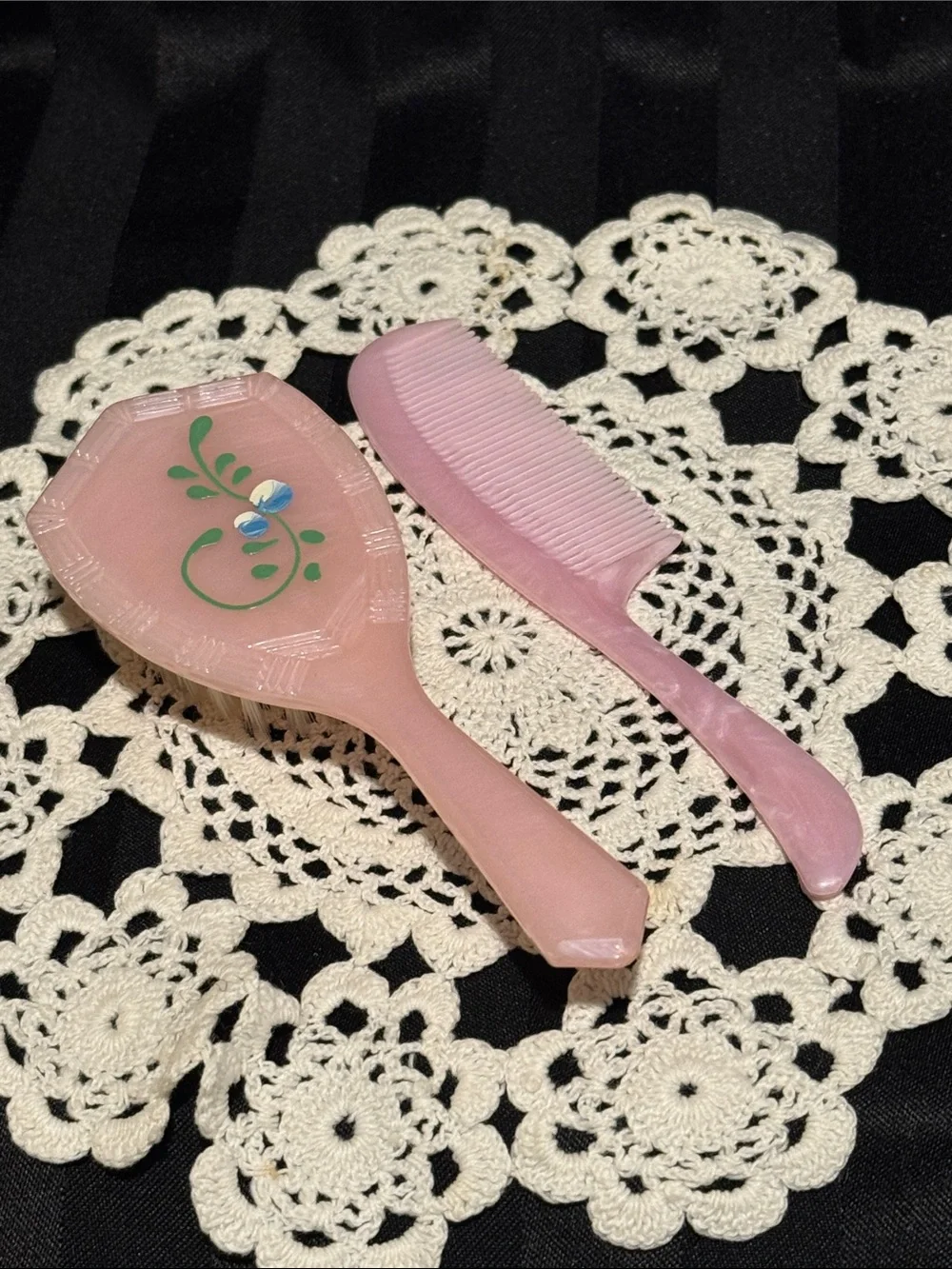 Infant comb & brush set -Heart-Shaped Pink Plastic Case